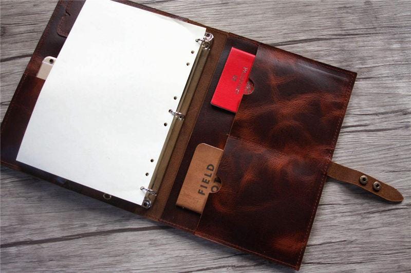 A4 leather binder, the perfect organizer. Avail in 27 colors, 3 or 4 ring,  left & right handed. … | Coisas de papelaria, Materiais escolares bonitos,  Papelaria fofa